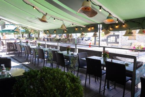 Balkon/teras, Hotel-Restaurant Logis l'Aubrac Laguiole in Laguiole