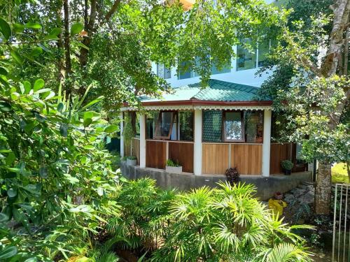 Green golden resort