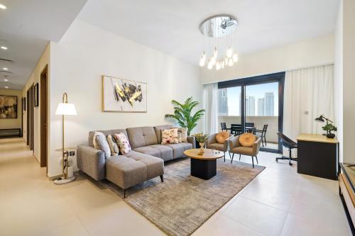 Extravagant 3BR + kid's room w/ Burj Khalifa view, Dubái