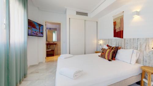 2 bedrooms, 4 beds