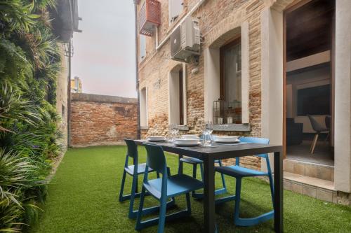 Castello Apartment with Garden R&R, Venice