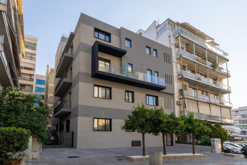 Earos Urban Living, Ateny