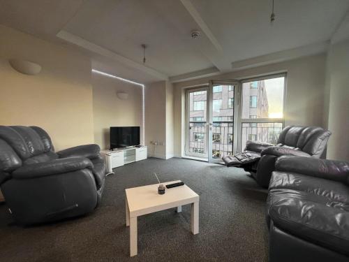 City View Spacious 2 Bed Apartment 2 Bathrooms, Манчестер (фото 9)