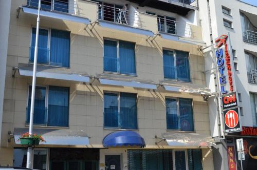 Hotel Alexander's - main image