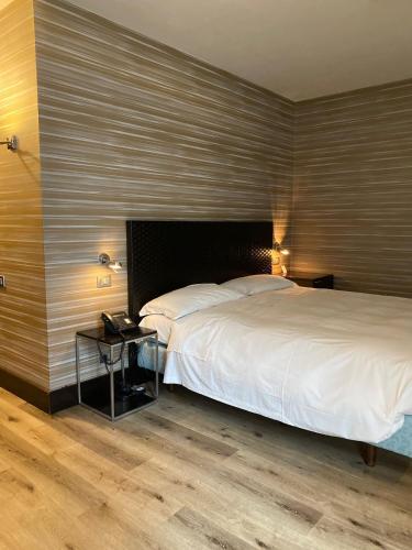 MH Design Hotel, Naples (photo 3)