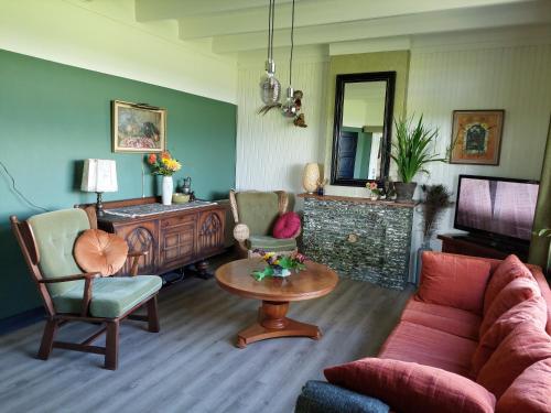 Instalaciones, De Mast bij Fort Vechten on the countryside & close to Utrecht in Bunnik