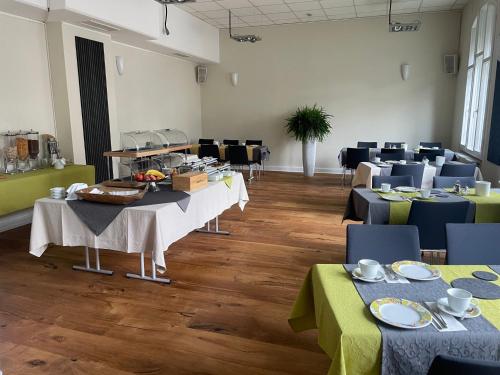 設施, 2T Hotel Artgenossen in 林德拉爾