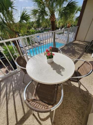 Holiday Villas II ON THE BEACH w/Intercoastal View in Clearwater Beach, USA
