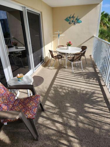 Holiday Villas II ON THE BEACH w/Intercoastal View in Clearwater Beach, USA