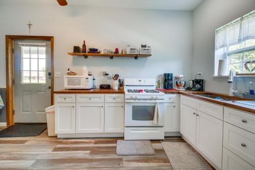 Kentucky Retreat Near Williamstown Lake! in ดราย ริดจ์ (KY)