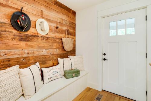 Spacious Home on Beaver Lake w/ Deck & Fire Pit!, Rogers (Foto 7)