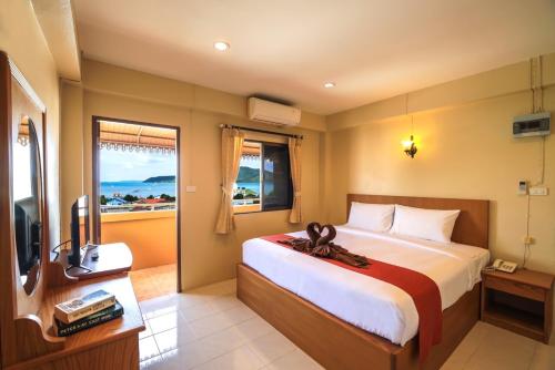 Leda Seaview Room