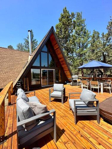 Majestic A-Frame on 5 acres!