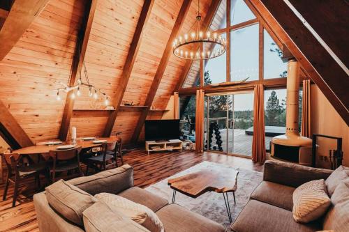 Majestic A-Frame on 5 acres!