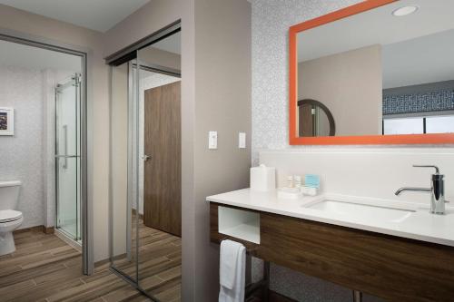 Hampton Inn Baltimore-Downtown-Convention Center - image 7