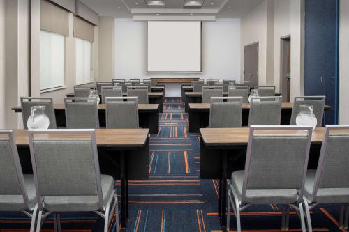 Hampton Inn Baltimore-Downtown-Convention Center - image 14