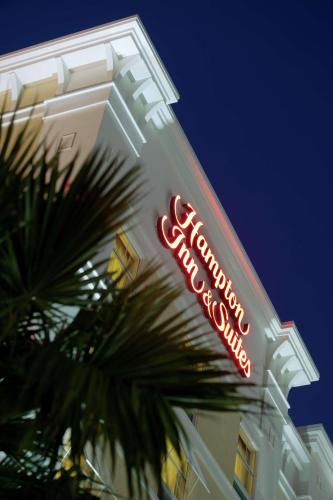 萨凡纳/市中心汉普顿酒店兼套房