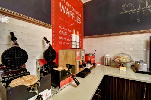 Hampton Inn Starkville - image 12