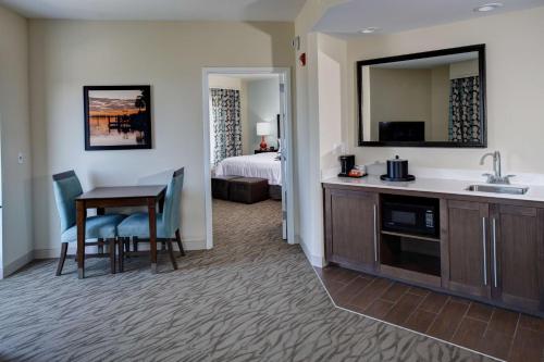 Hampton Inn By Hilton And Suites Vero Beach-Downtown