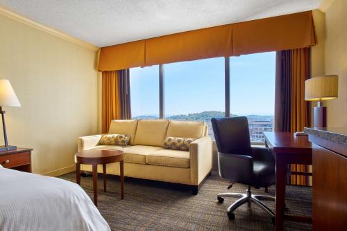 Hilton Knoxville