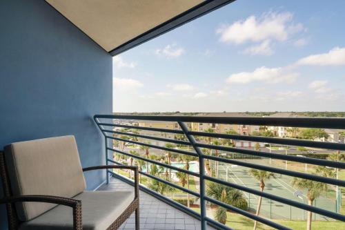 Hilton Melbourne, FL Room Type - Junior Suite with Two Queen Beds and Balcony