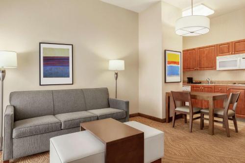 Homewood Suites By Hilton Oakland-Waterfront