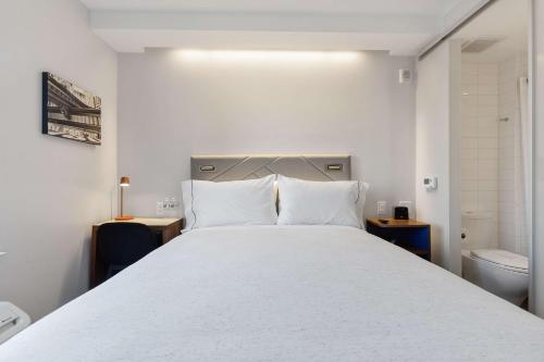 Double room, compact