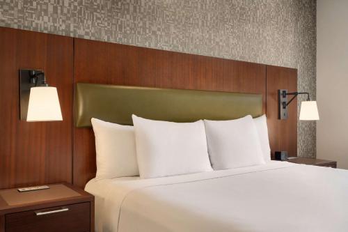 DoubleTree by Hilton New York Downtown - image 11