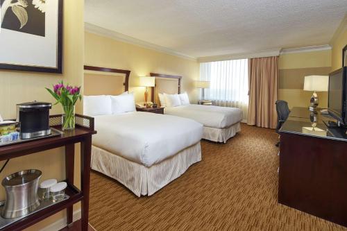 2 double beds
