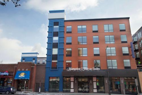 Hampton Inn & Suites St. Paul Downtown