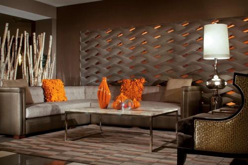 Embassy Suites by Hilton Austin Arboretum in Austin, USA