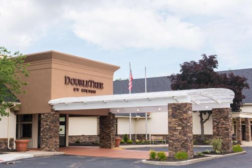 . DoubleTree by Hilton Cleveland – Westlake