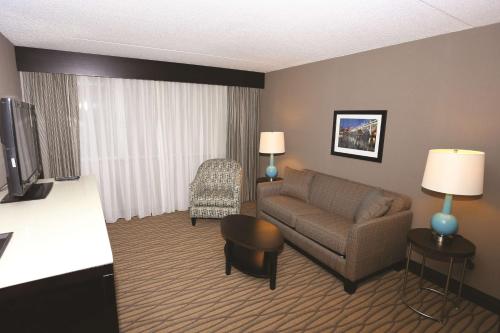 DoubleTree By Hilton Hotel Cleveland - Westlake