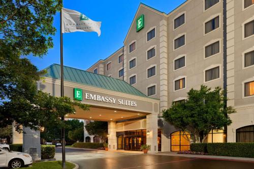 Exterior view, Embassy Suites by Hilton Dallas Near the Galleria in Galleria