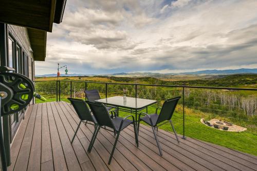 Steamboat Springs Apt with Views, 15 Mi to Skiing!