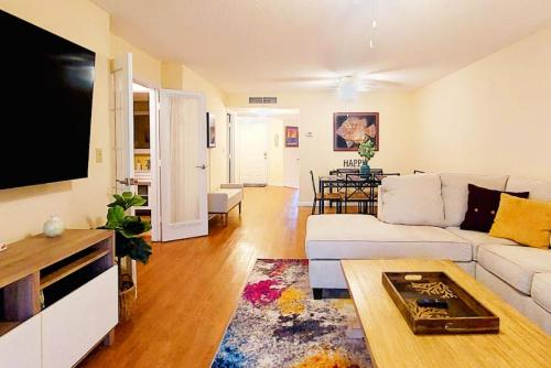 Paradise Sol 2Bd2Ba Condo on Golf Course Near Bch in St Petersburg, USA