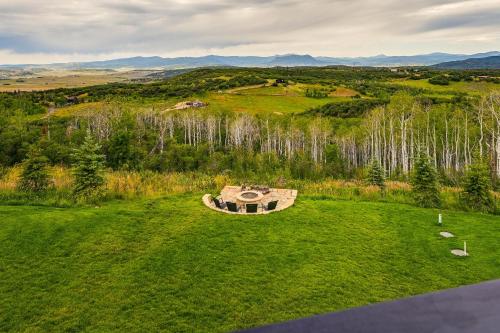 Steamboat Springs Apt with Views, 15 Mi to Skiing!