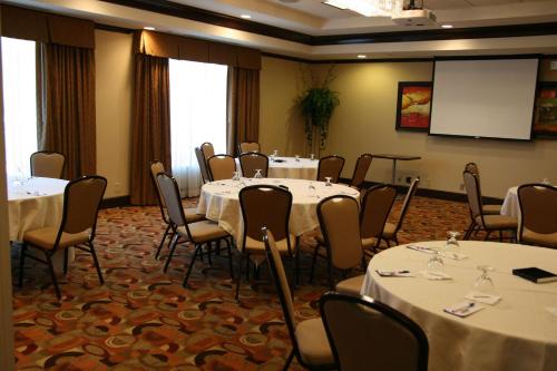 Hilton Garden Inn Cincinnati Blue Ash - image 11