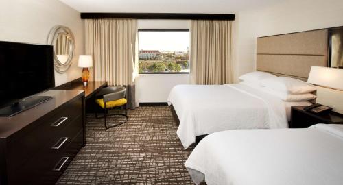 Suite with Two Double Beds - Non-Smoking