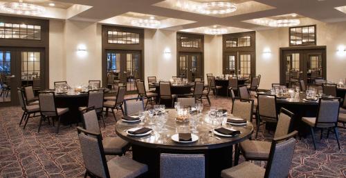 Embassy Suites by Hilton Las Vegas - image 11