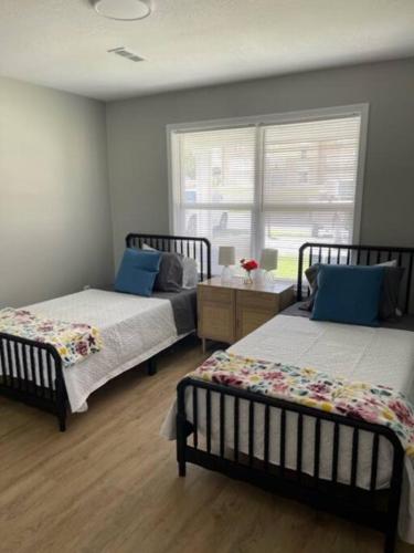 Birdie Mae - 2 bedroom House in DT Hamilton in Hamilton, USA