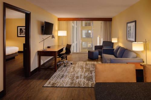 DoubleTree by Hilton Pittsburgh - Cranberry DoubleTree by Hilton Pittsburgh - Cranberry
