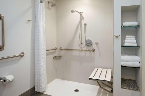 DoubleTree by Hilton Pittsburgh - Cranberry DoubleTree by Hilton Pittsburgh - Cranberry