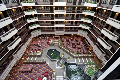Embassy Suites by Hilton Dulles Airport in Herndon, USA