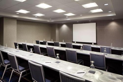 Hilton Houston NASA Clear Lake - image 7