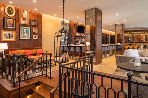 Pub/Lounge, The Peregrine Omaha Downtown Curio Collection by Hilton in Belváros