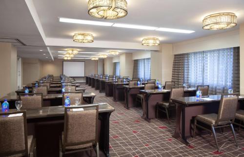 Hilton Boston Back Bay - image 11