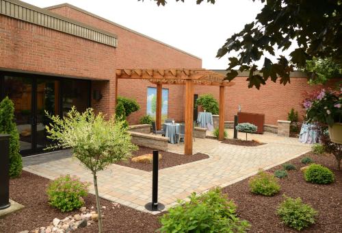 DoubleTree by Hilton Syracuse - image 11