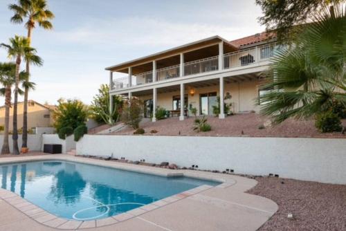 Spacious home w/ Beautiful Views and Heated Pool