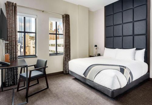King Room image 2
